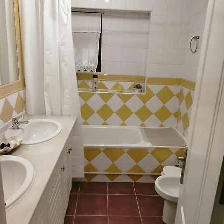 Fantastico Con Piscina Comunitaria Junto Al Mar En