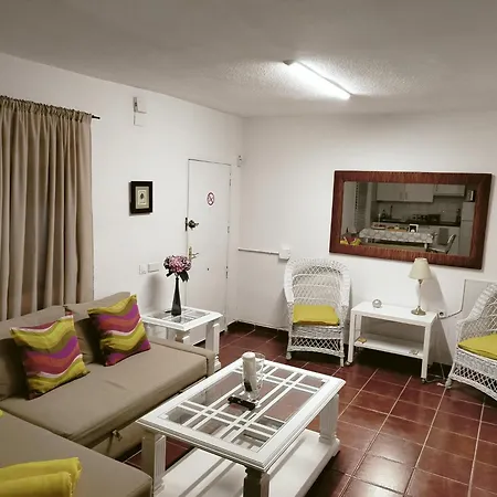 Fantastico Con Piscina Comunitaria Junto Al Mar En *
