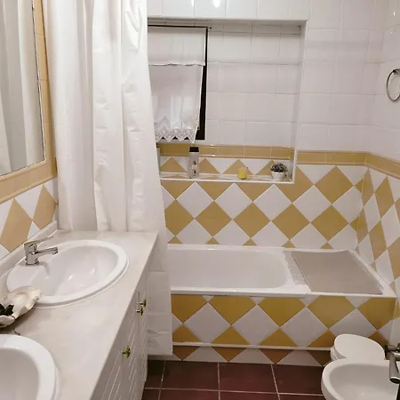 Fantastico Con Piscina Comunitaria Junto Al Mar En Apartamento
